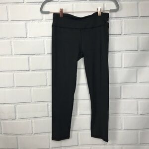 Fabletics Gia Powerlite Crop Capri Black Leggings